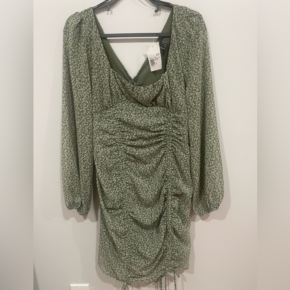 Forever 21 Green Floral Long Sleeve Ruche Dress PTP 18